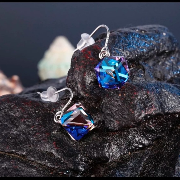 New Platinum Plated S925 Swarovski Crystal 
Aurora Borealis Cube Dangle Earrings - Picture 14 of 16
